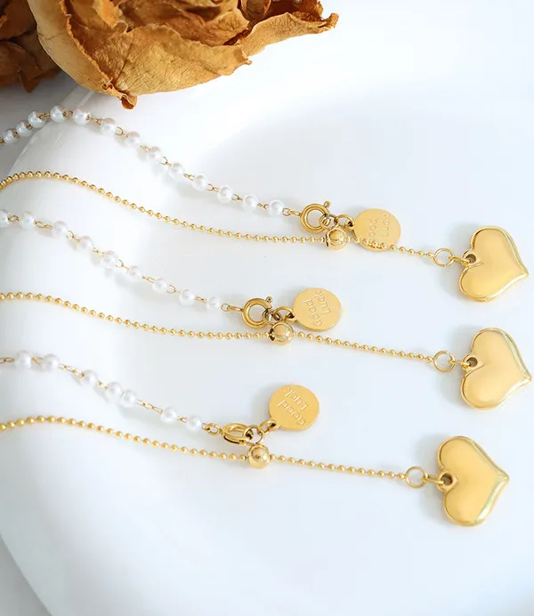 Gold_Good_Luck_Heart_Necklace_For_Women